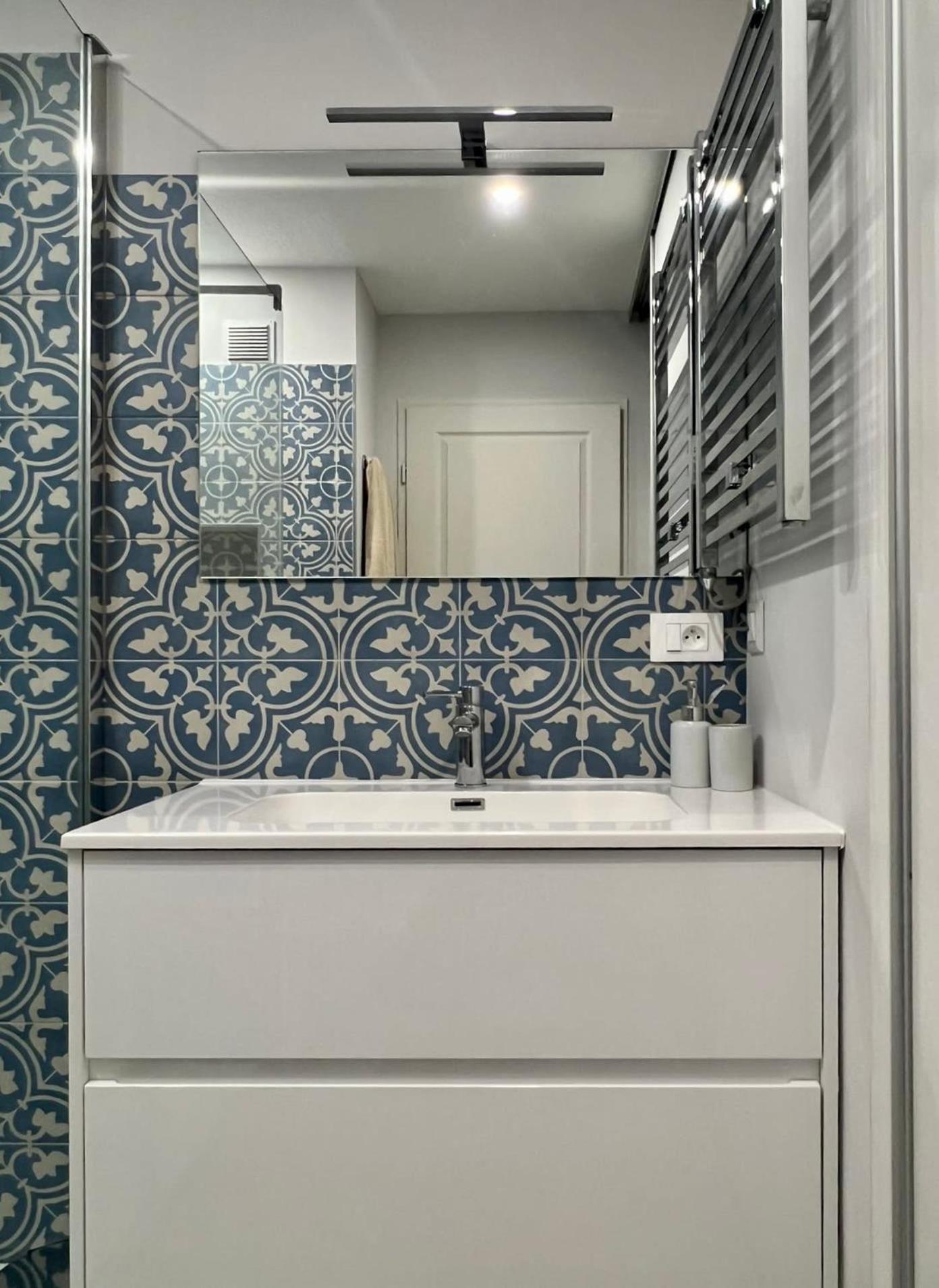 Risso - One Bedroom With Pool, Newly Renovated In Spring 2024 Nisa Exterior foto